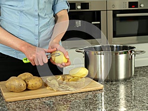 Boiling potatoes