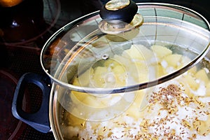 Boiling potatoes