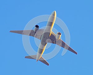 Boing 777 Overhead