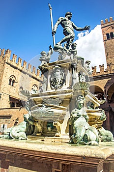 Bologna neptune fountain gush statues reinassence emilia romagna monuments