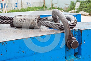 Bolt anchor shackle and wire rope sling photo