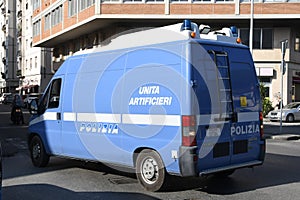 Explosive expert, bomb, bomb blaster