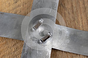 Bonding a sheet metal using a crimper. Small locksmith works in