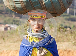 Bondo woman