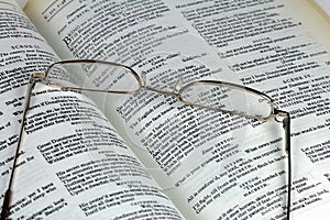 Book by Shakespeare and glasses