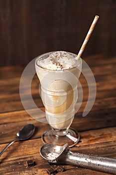 Boozy Orange Vanilla Float