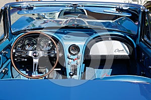 Chevrolet Corvette blue interior Oldtimer convertible classic car dashboard gauge and