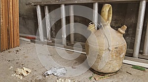 Botijo in a construction site photo