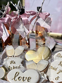 Bottle with champagne decor and cake love