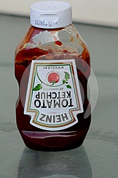 BOTTLE HEINZ TOMATO KETCHUP