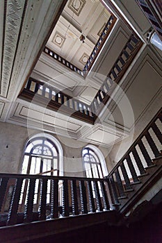 Bottom view of the square staircase perspective