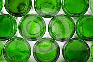 Gota de botellas de verde 