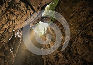 Boulder connects two rock walls in the gorge