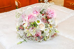 Bouquet of flowers with pink and white roses. Rose Ã— damascena, Rose Desdemona, Rose Lochinvar, lisianthus, eustoma.