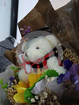 Graduation bouquet bear