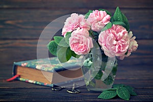 Bouquet of tea roses