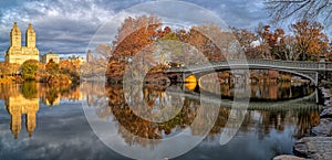 Bow bridge, early morning in late autumn