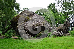 The Bowder Stone, Rosthwaite, Borrowdale, Lake District, Cumbria, UK