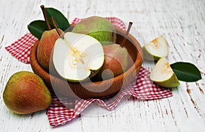 Bowl with pears