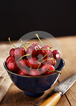 Bowl of ripe cherries