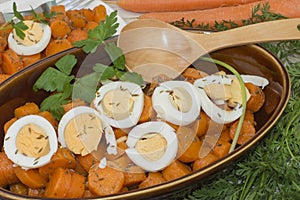 Bowl with seasoned carrots