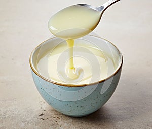 Bowl of vanilla sauce