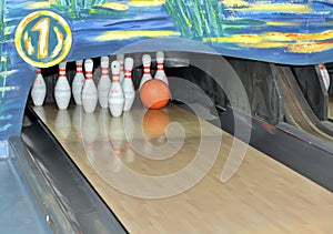 Bowling pins and ball