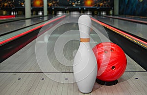 Bowling skittles and ball for bowling game