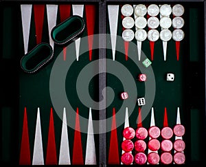 Box for playing tables with green inside surface