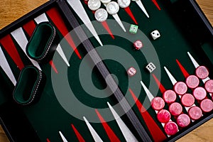 Box for playing tables with green inside surface