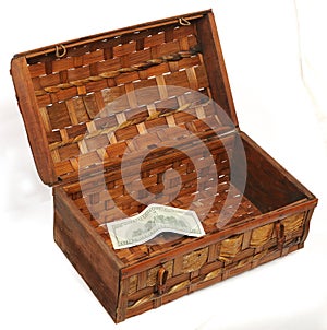 Box upwardly-opening