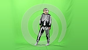 Boy dancing on a green screen, 4k ProRes, 4.2.2, 10bit