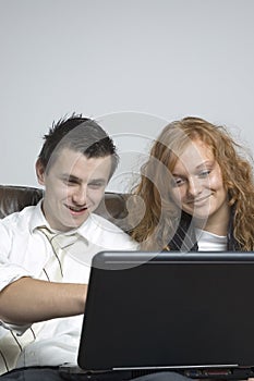 Boy & girl / laptop