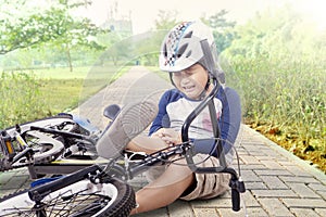 Boy hurt after falling off his bicycle