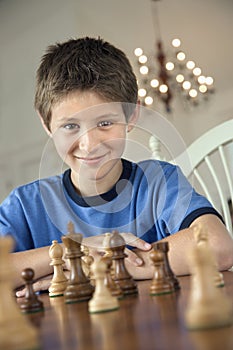 Chlapec šachy 