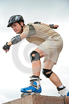 Junge auf der rolle skates standardeinstellungen 