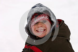 Chico en la nieve 