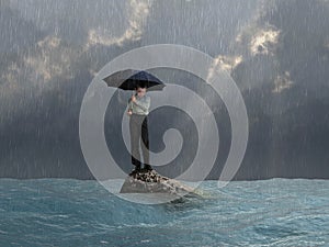 Hombre un paraguas en inundación 