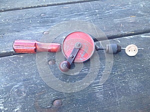 Brace and bit hand drill
