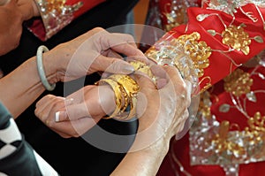 Bracelet of bride photo