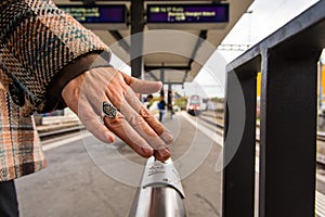 Braille writing on train platforms helps to navigate