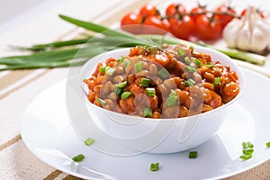 Braised beans with mushrooms and vegetables