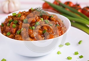 Braised beans with mushrooms and vegetables