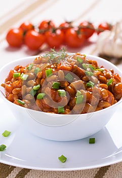 Braised beans with mushrooms and vegetables