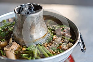 Braised beef clear with meat tendon soup stew