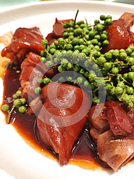 Braised Pig Feet in Brown Sauce