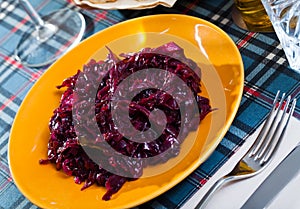 Braised red cabbage