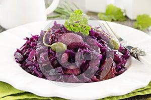 Braised red cabbage