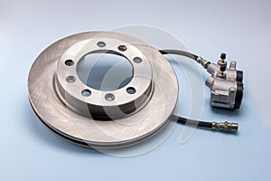 Brake disc used in transmission systems, with nodes and parts on a light background