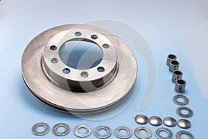 Brake disc used in transmission systems, with nodes and parts on a light background